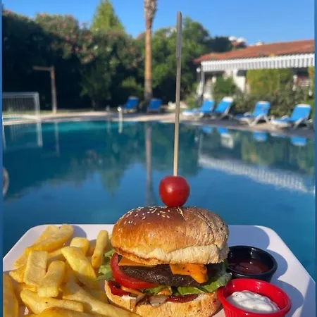 Dalyan Yunus מלון